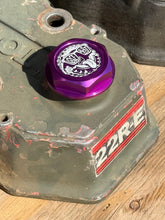 Load image into Gallery viewer, Tire Dude Oil Cap (Fits all Toyotas with screw on style cap)